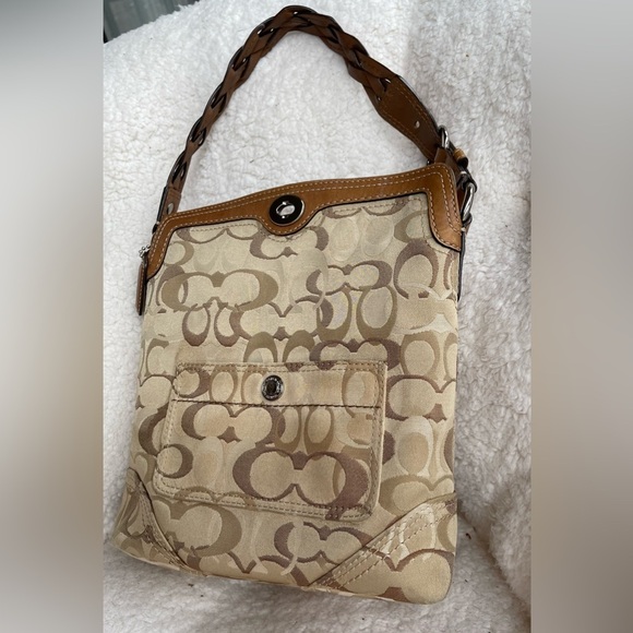 Coach Chelsea Optic Signature Hobo Handbag Tan Brown 10990 - Picture 4 of 15